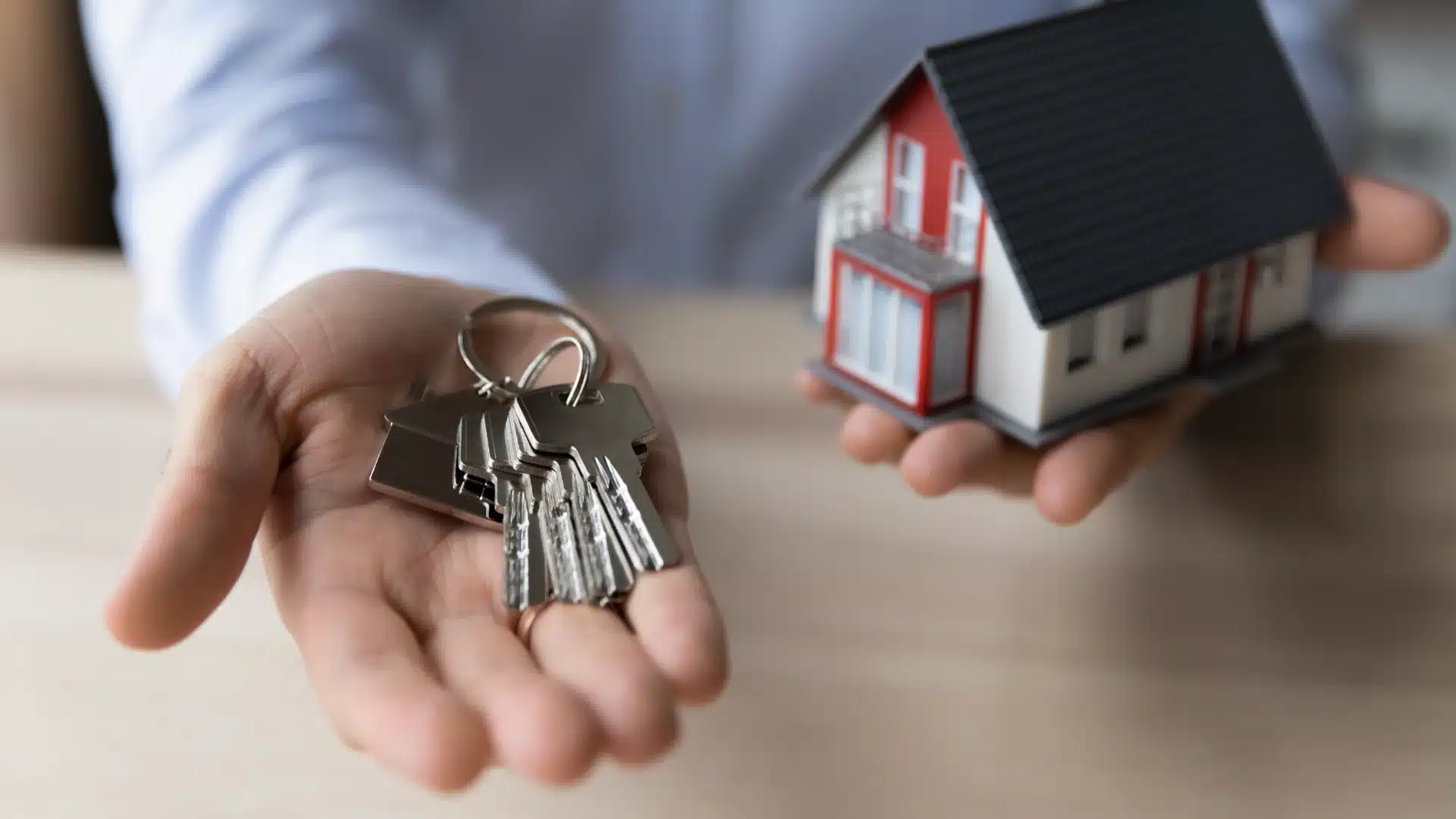 Schenkungssteuer bei Immobilien: Freibeträge, Steuersätze und Optimierungsmöglichkeiten
